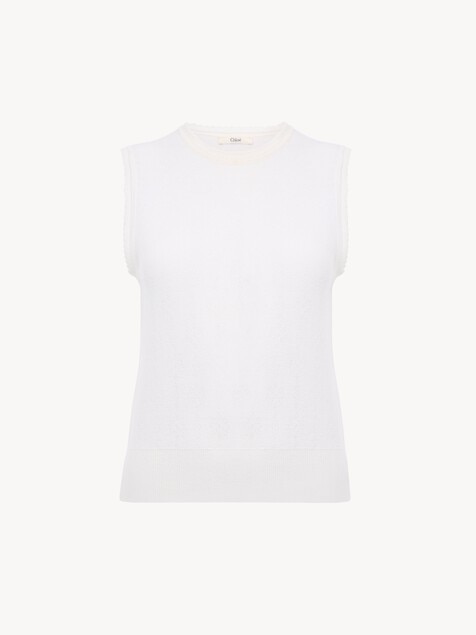 Sleeveless jumper in a wool knit