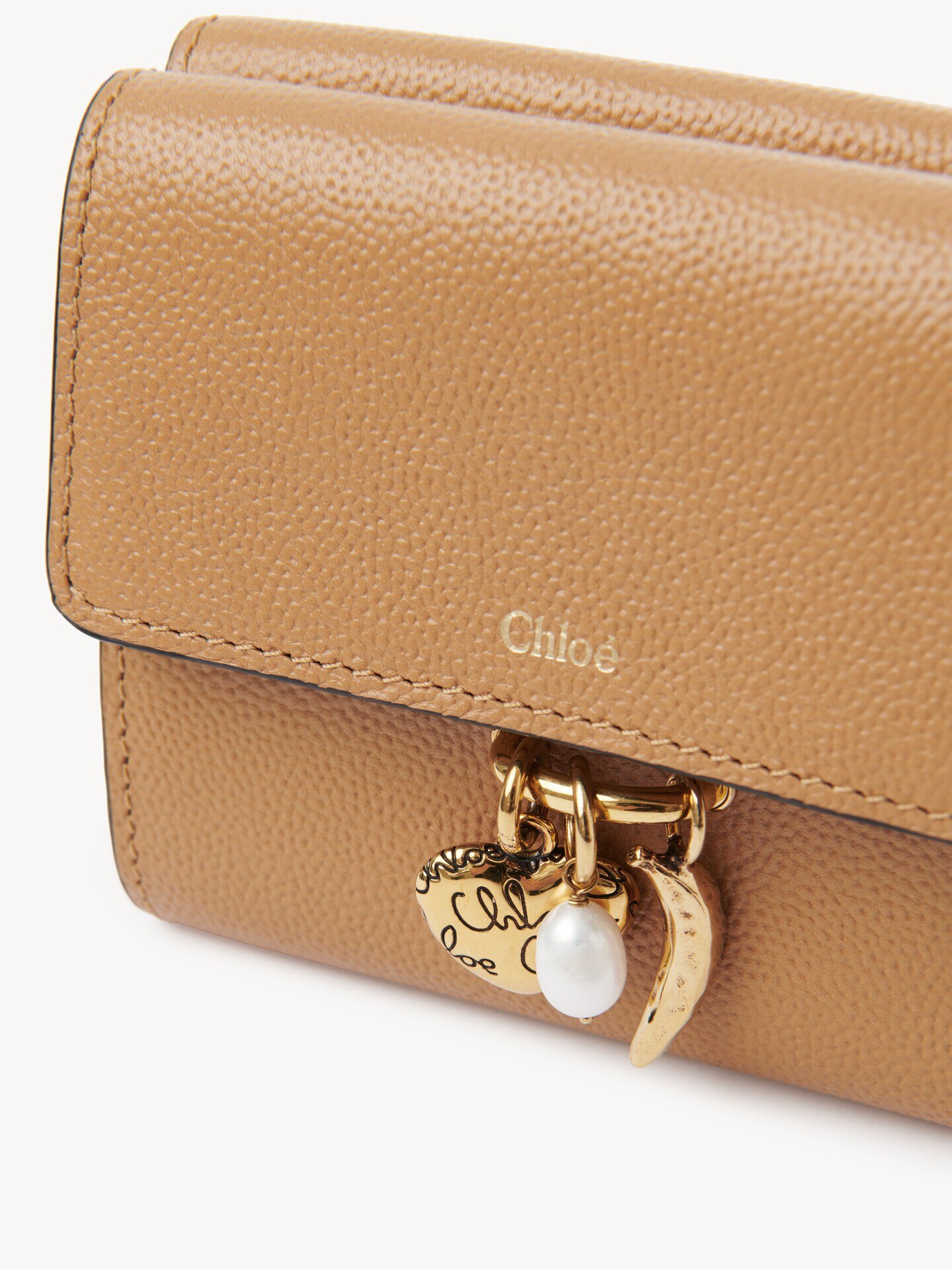 Small Chlo&eacute; Charms tri-fold wallet in grained leather - 6