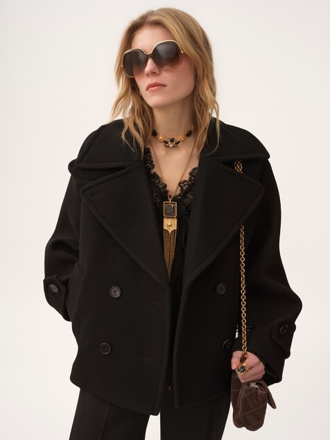 Oversized short coat in wool