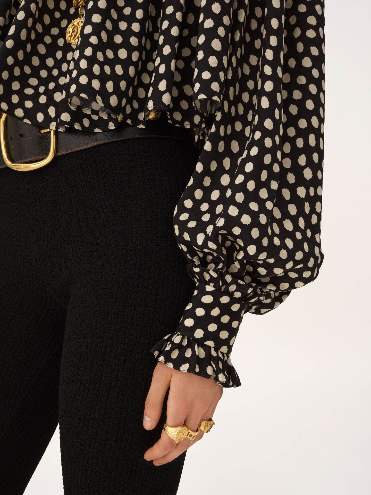 Top oversize fronc&eacute; col montant en soie jacquard - 8