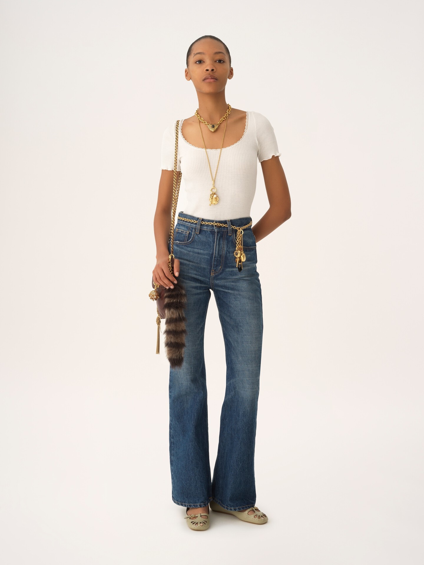 Scoop-neck fitted T-shirt in cotton - 3