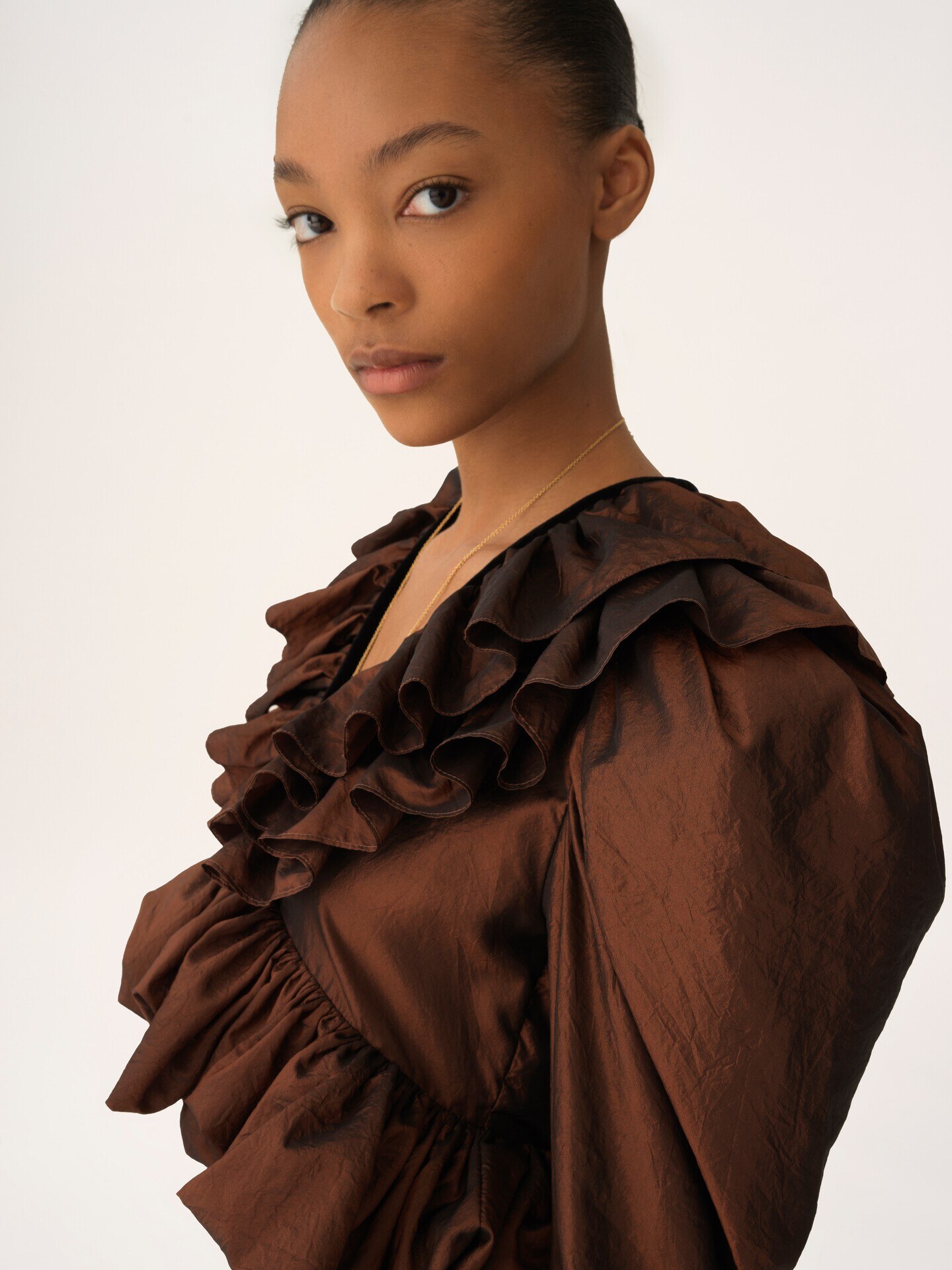 Cropped V-neck ruffle top in washed silk taffeta - 5