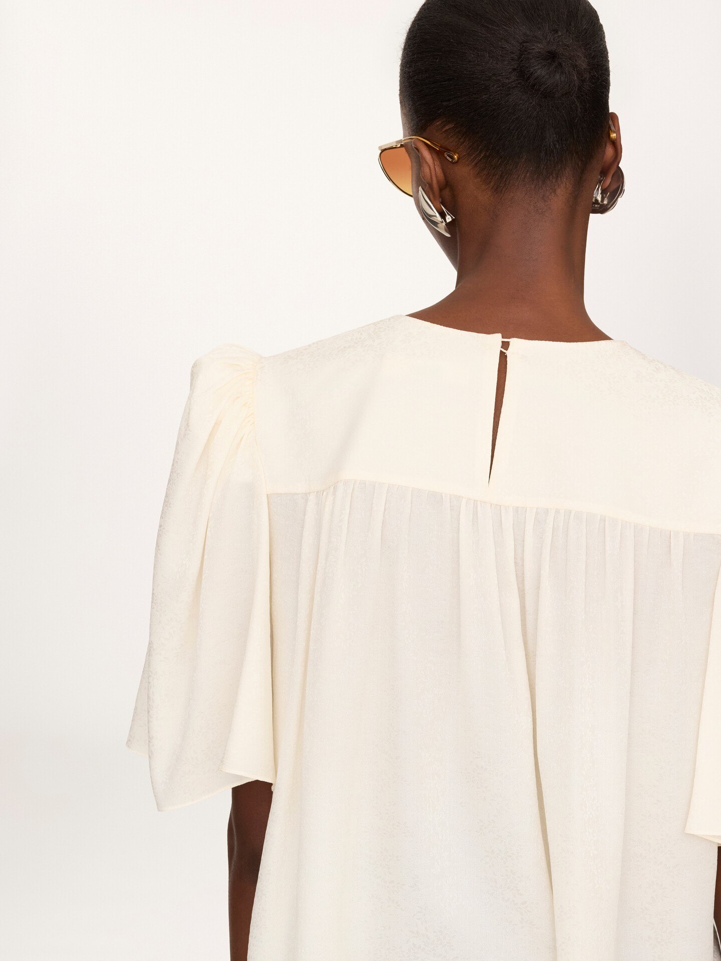 Top fruncido con cuello redondo de jacquard de seda - 7