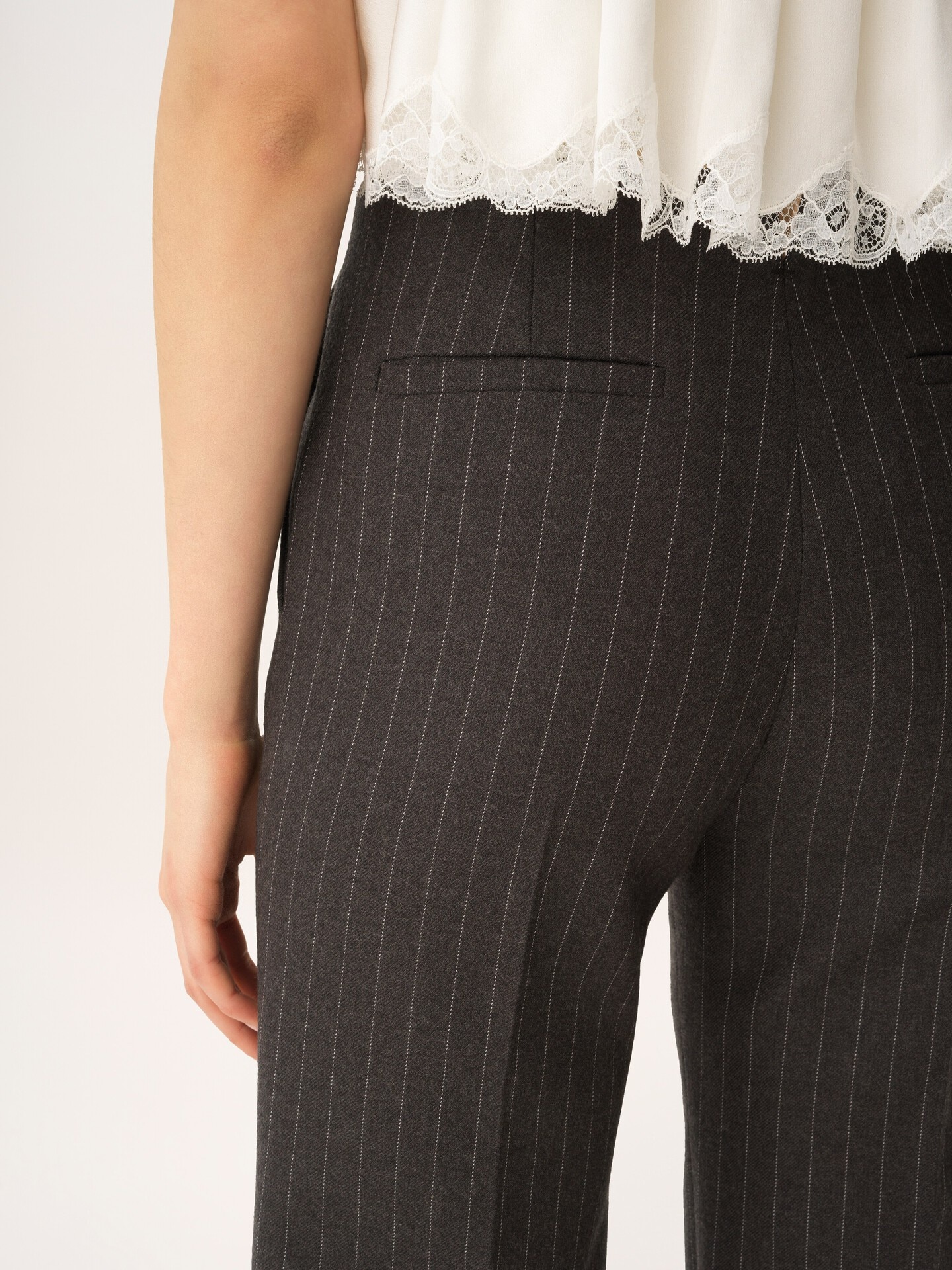 Tailored bootcut pants in wool - 6