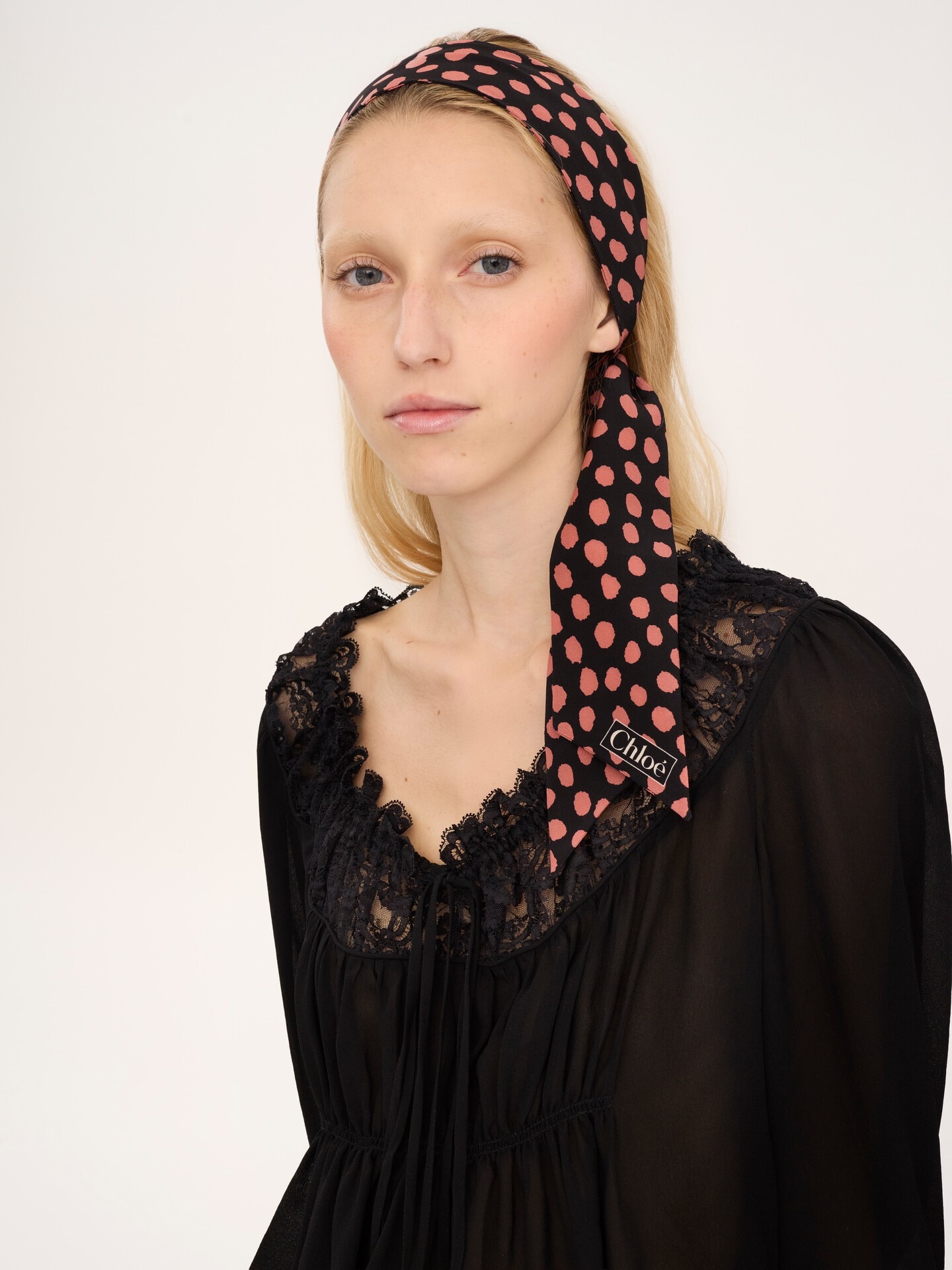 The Chlo&eacute; Spotted bandeau scarf in silk - 5