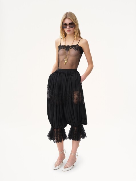 Fitted tank top in embroidered lace