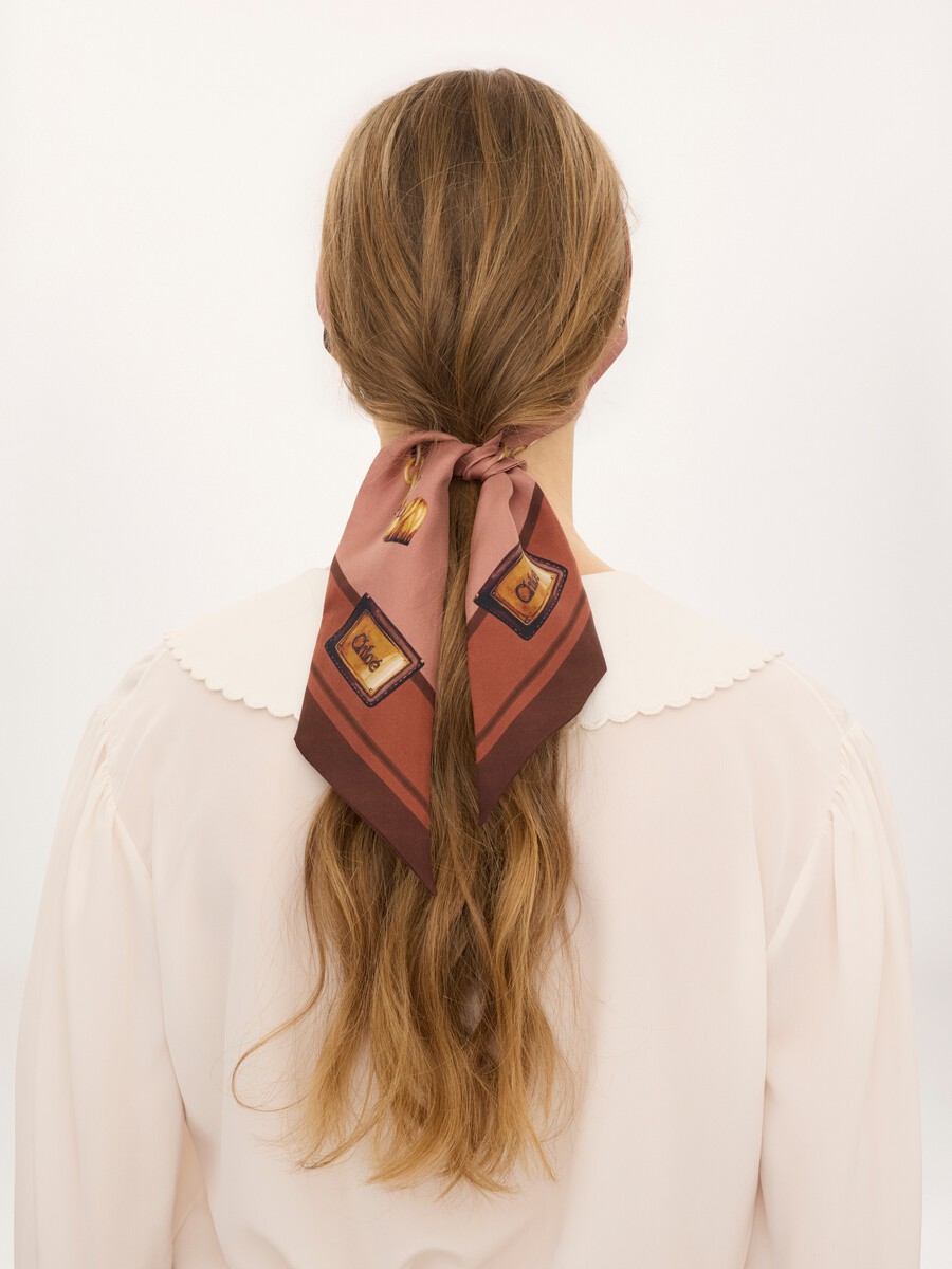 The Chlo&eacute; Paddington bandeau scarf in silk twill - 5