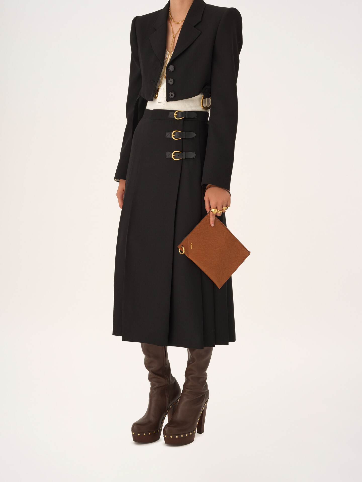 Chlo&eacute; Spin zipped pouch in grained leather - 5.0