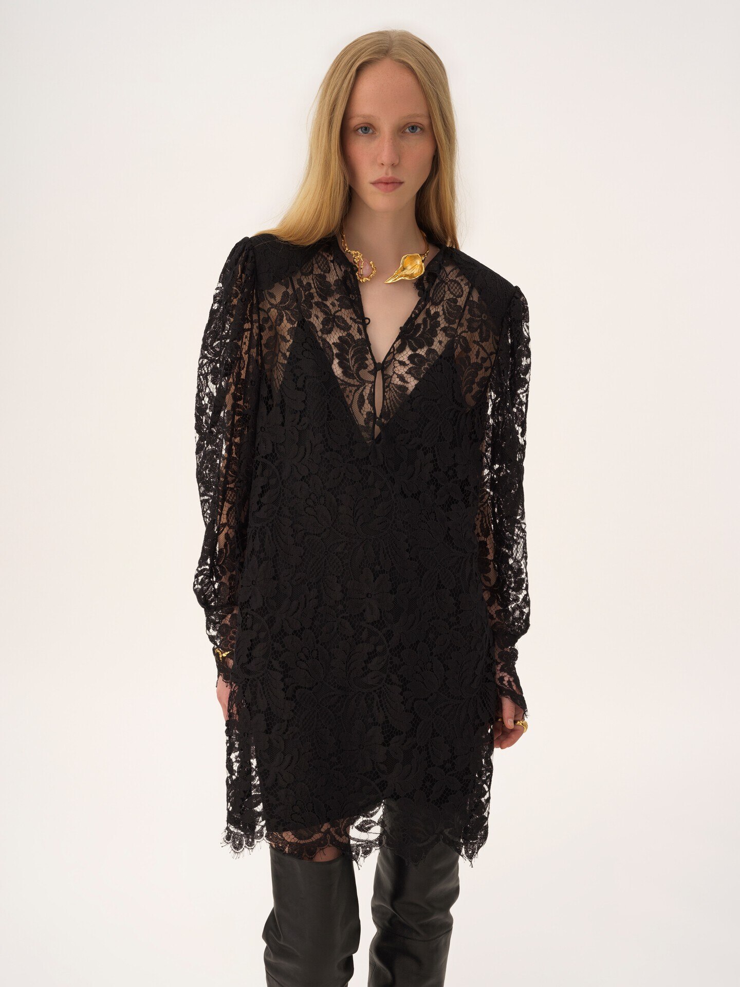 Lang&auml;rmeliges Minikleid aus Spitze - 4