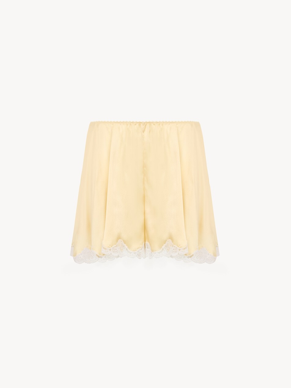 Pantalones cortos fluidos de sat&eacute;n de seda lavada y encaje