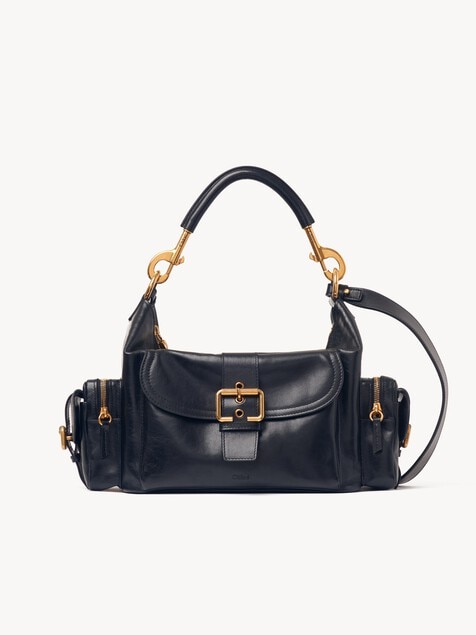 Camera bag aus gl&auml;nzendem Leder