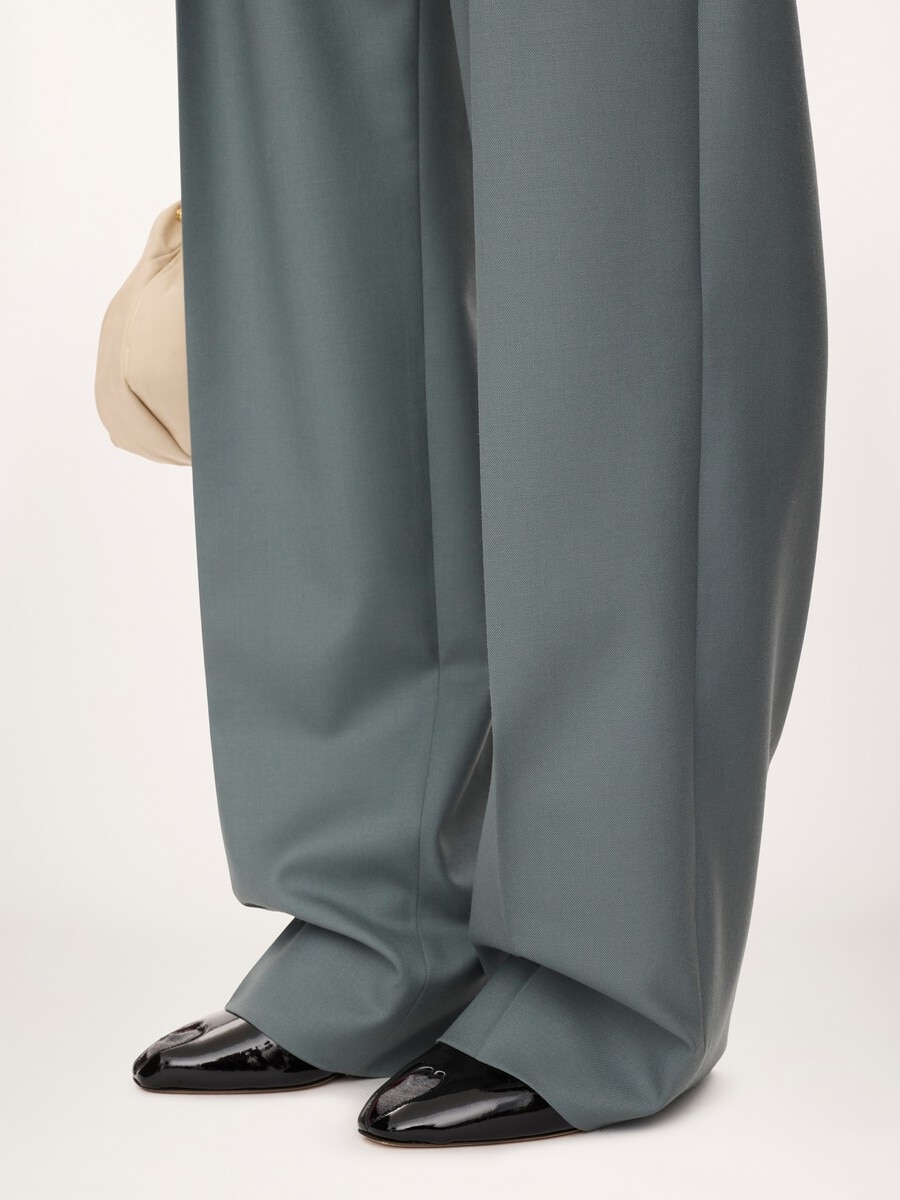 Tailored cigarette pants in wool gabardine - 7