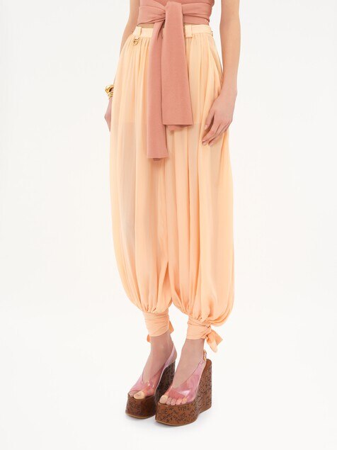Fluid pleated pants in silk charmeuse