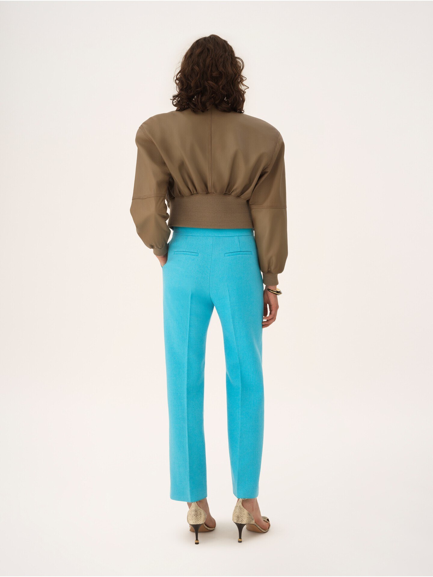 Straight cropped pants in wool cr&ecirc;pe - 6