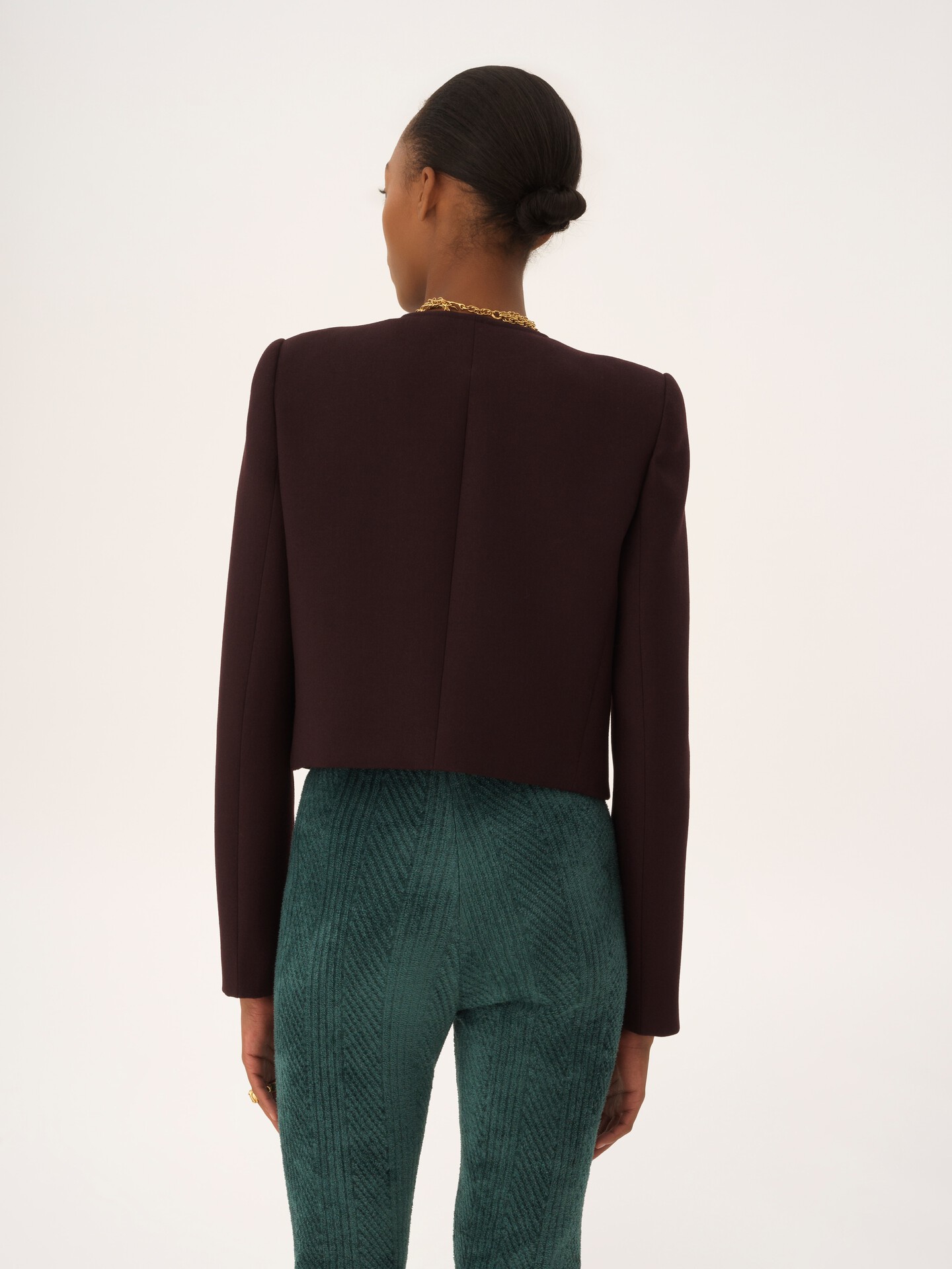 Collarless cropped jacket in wool cr&ecirc;pe - 6