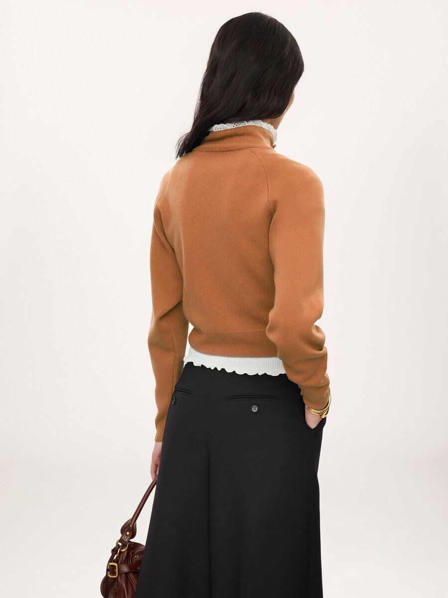Hochgeschlossener Pullover aus Wollstrick und Spitze - 5