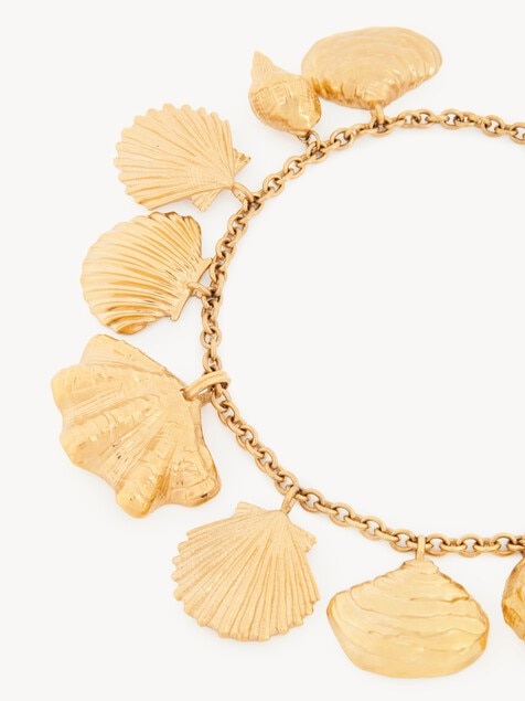 The Chlo&eacute; Shells necklace