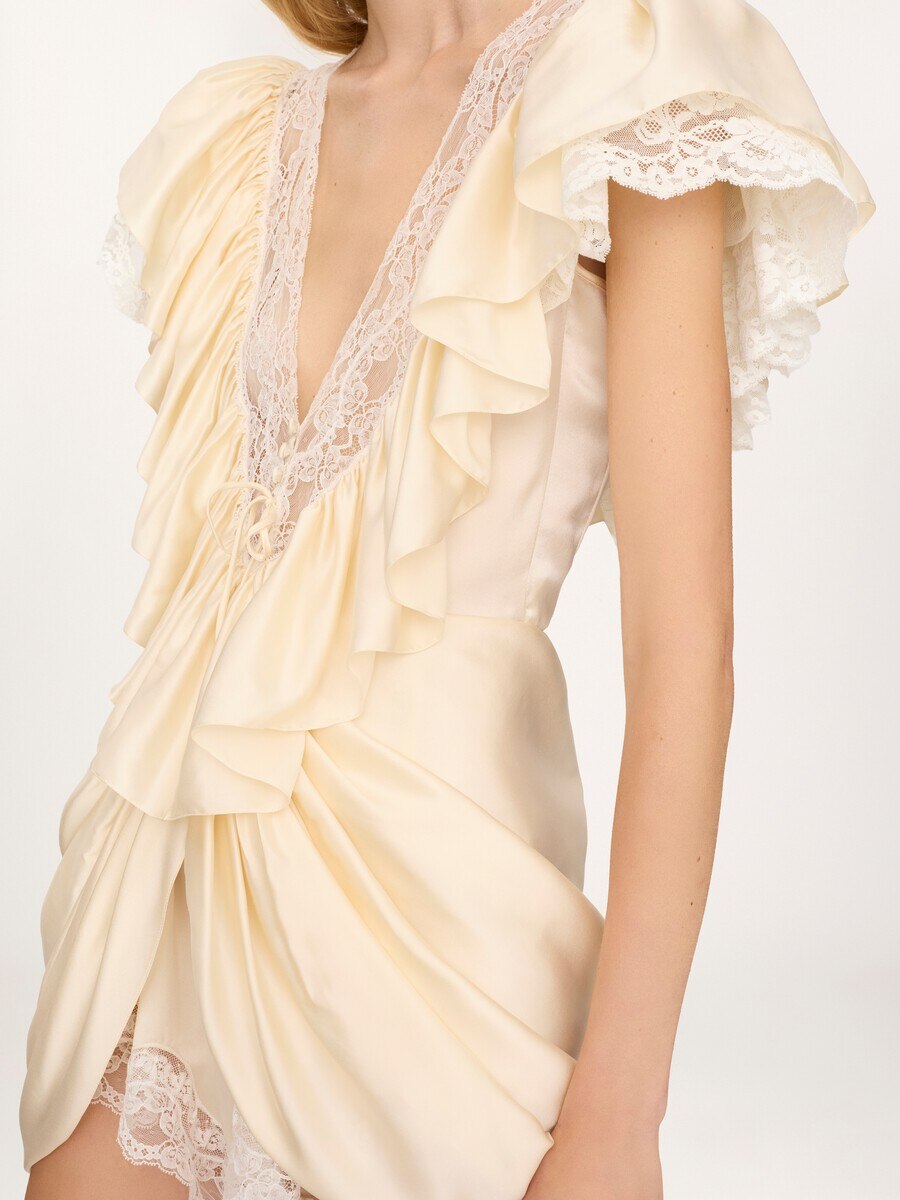 Kurzer Jumpsuit aus gewaschenem Seidensatin und Spitze mit V-Ausschnitt - 7