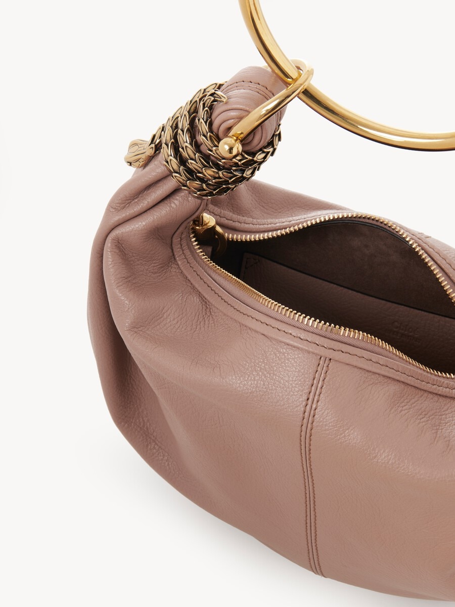 Bolso hobo Bracelet peque&ntilde;o de cuero granulado con adorno de serpiente - 7