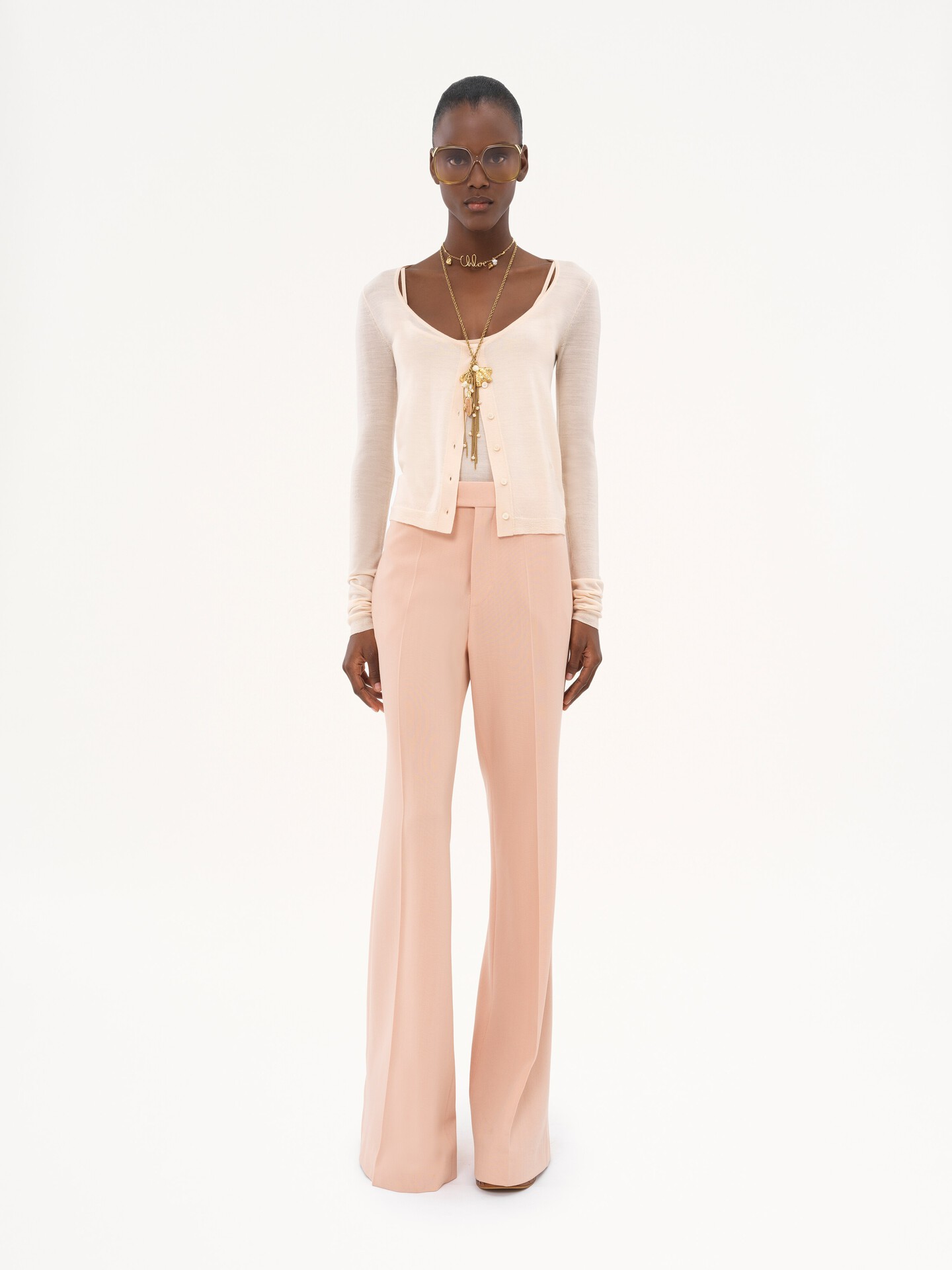 Scoop-neck fitted cardigan in superfine wool knit - 3