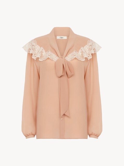 Blusa fruncida con lazo delantero de georgette de seda y encaje