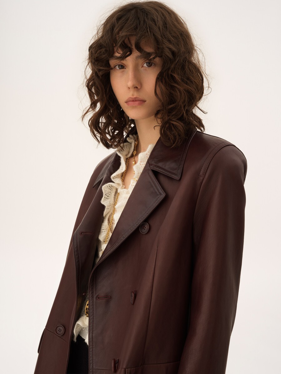 Double-breasted car coat in leather - 7
