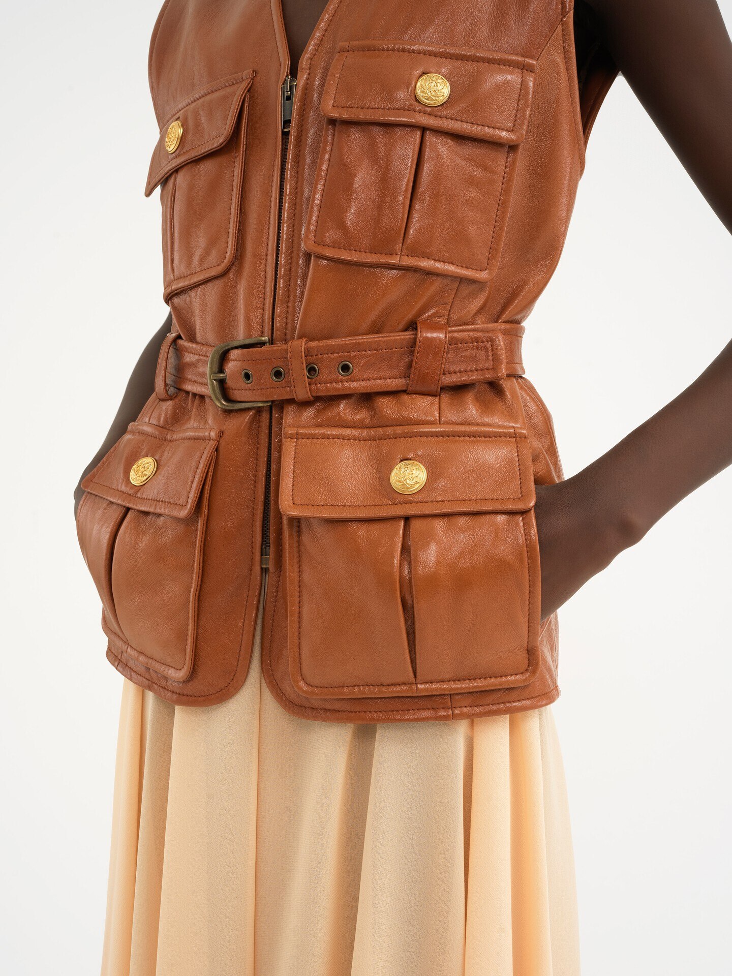 Utilitarian vest in soft leather - 6
