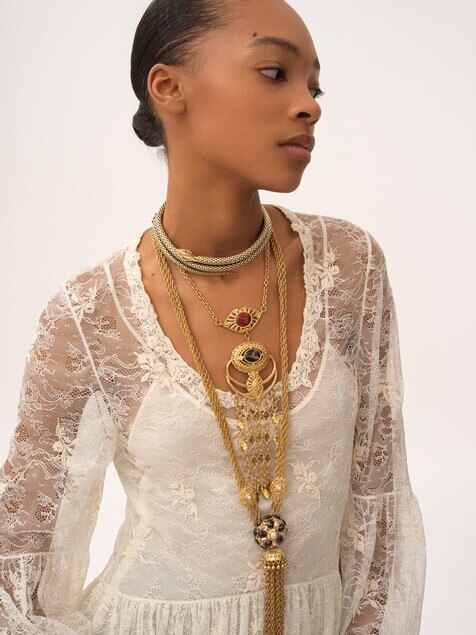 Mini robe &agrave; encolure arrondie en dentelle brod&eacute;e