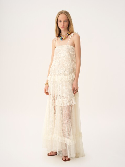 Vestido largo con tirantes finos de encaje bordado