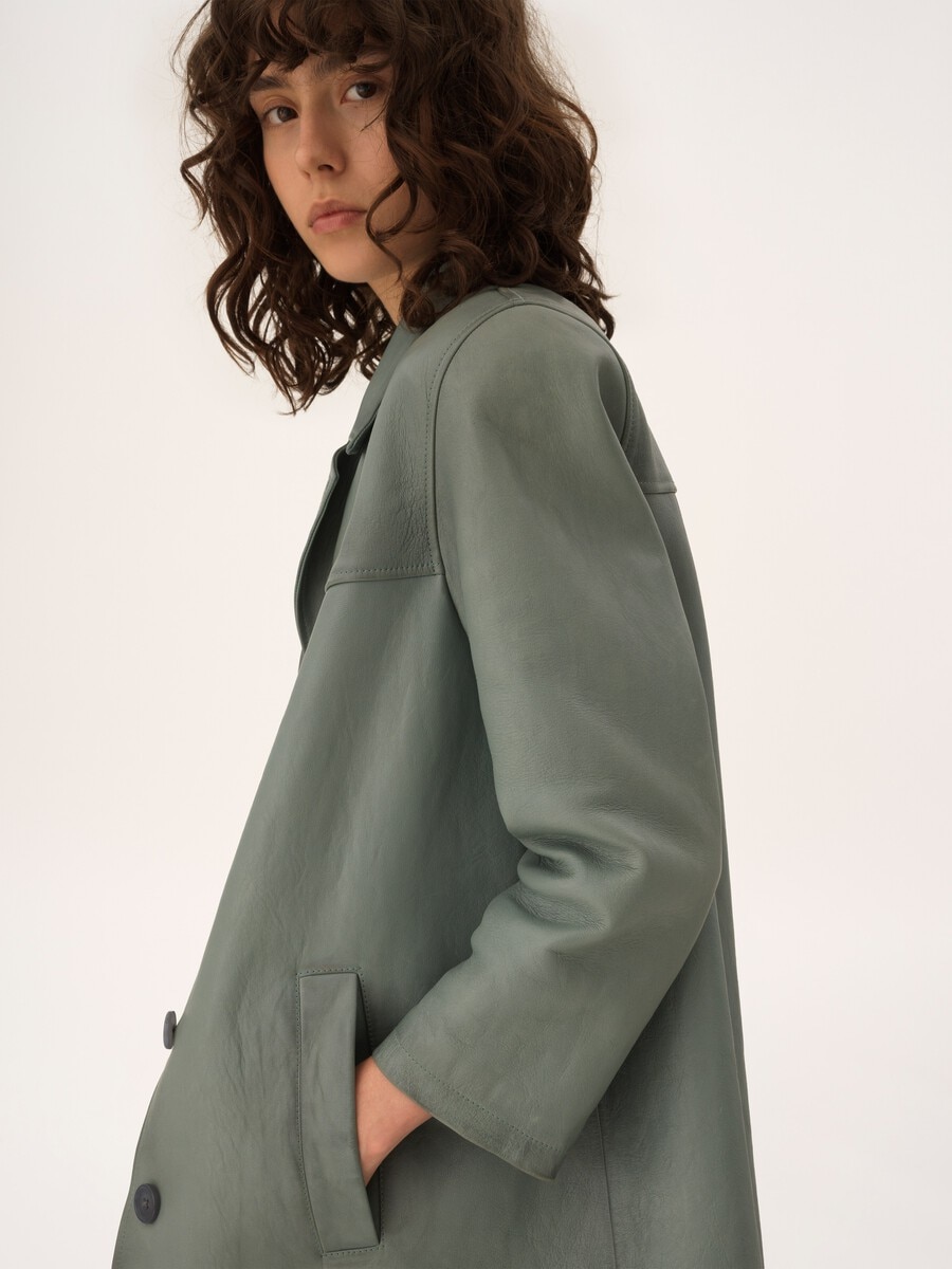 Single-breasted long jacket in leather - 6