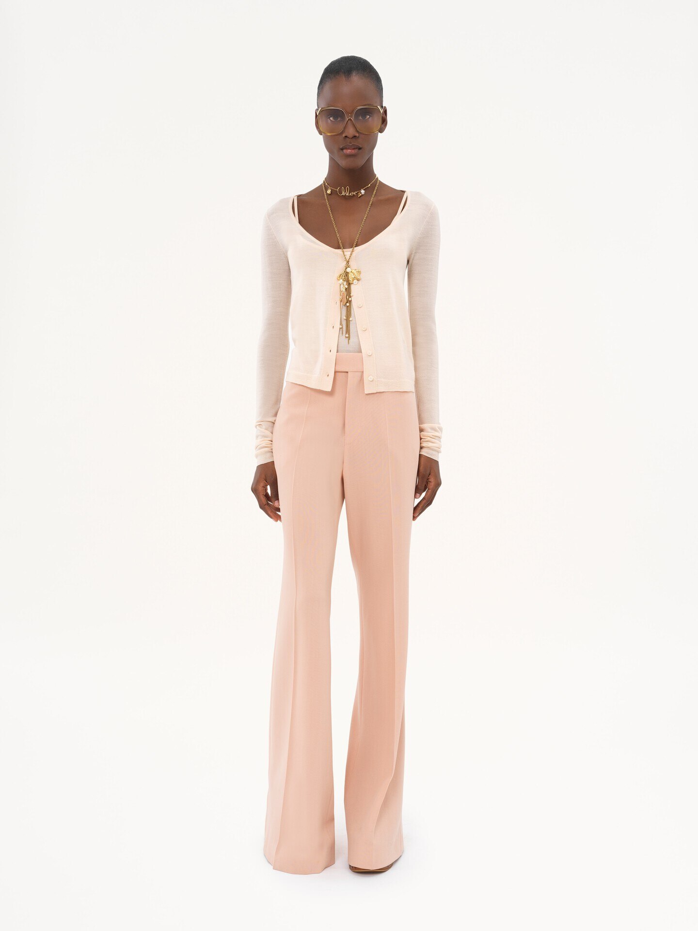 Scoop-neck fitted cardigan in superfine wool knit - 3