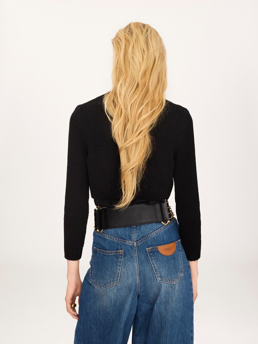 K&ouml;rperbetonte Cropped-Strickjacke aus Baumwollstrick mit Logo  - 5