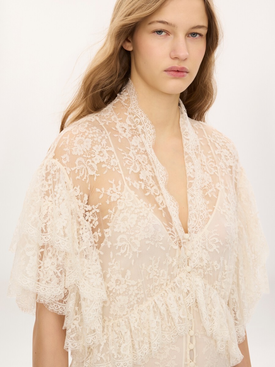 Long ruffled dress in lace - 4