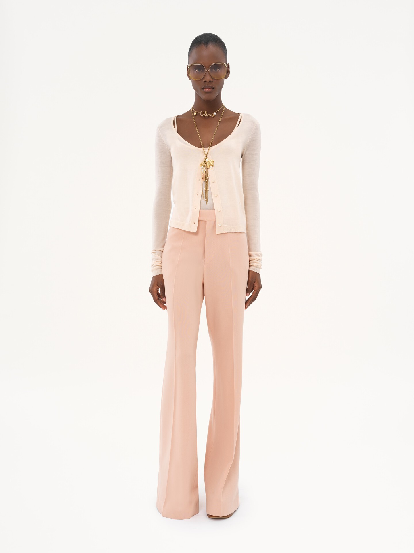 Scoop-neck fitted cardigan in superfine wool knit - 3