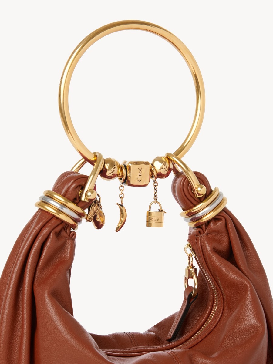 Petit sac hobo Bracelet bag en cuir grain&eacute; - 7