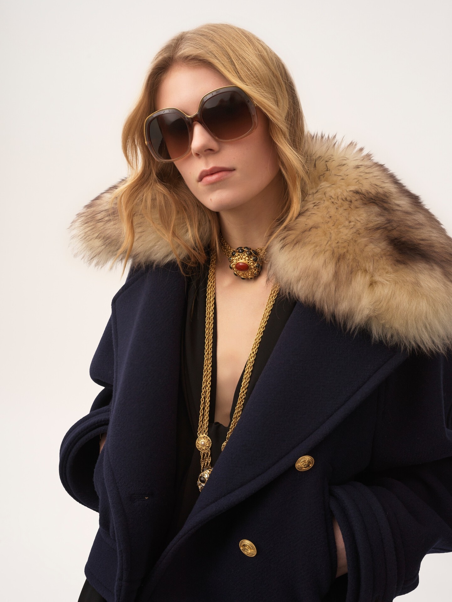 Manteau court droit crois&eacute; en laine - 6