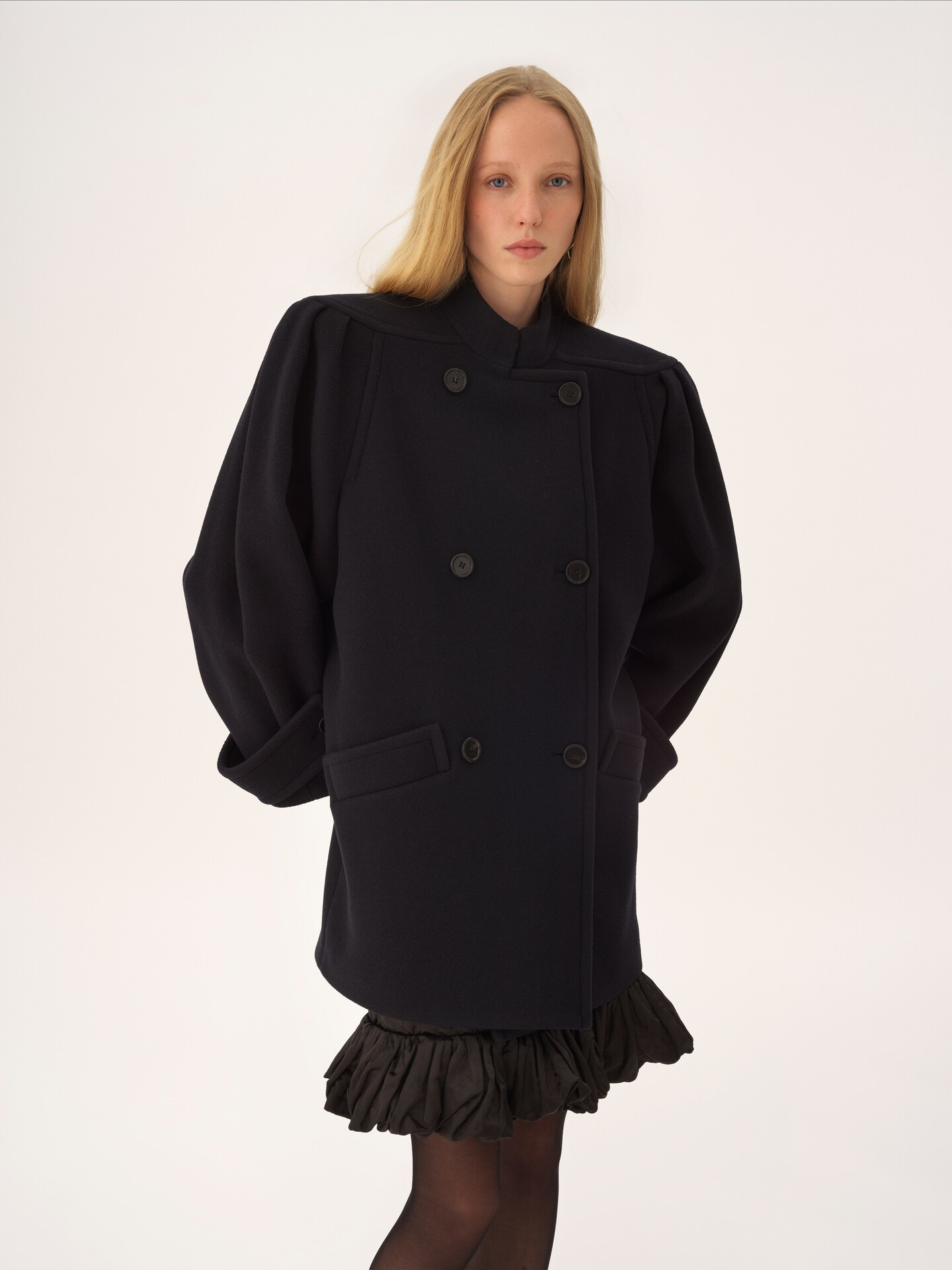 High-neck double-breasted coat in wool - 4