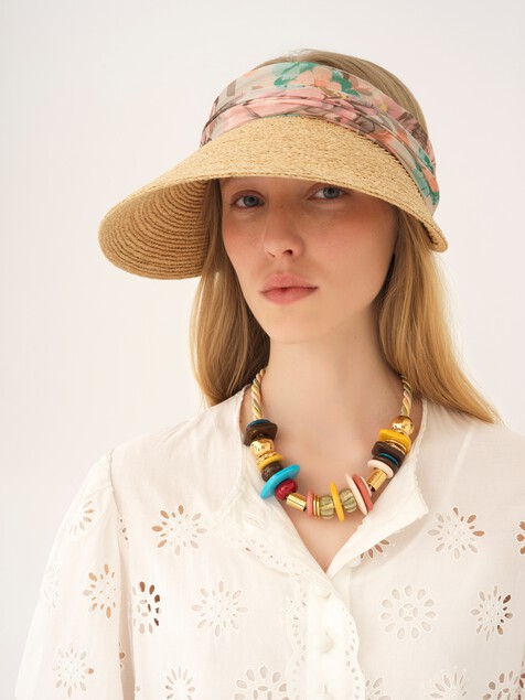 The Chloé visor in raffia