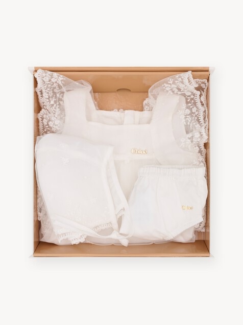 Coffret cadeau Naissance robe de c&eacute;r&eacute;monie, bonnet et bloomer