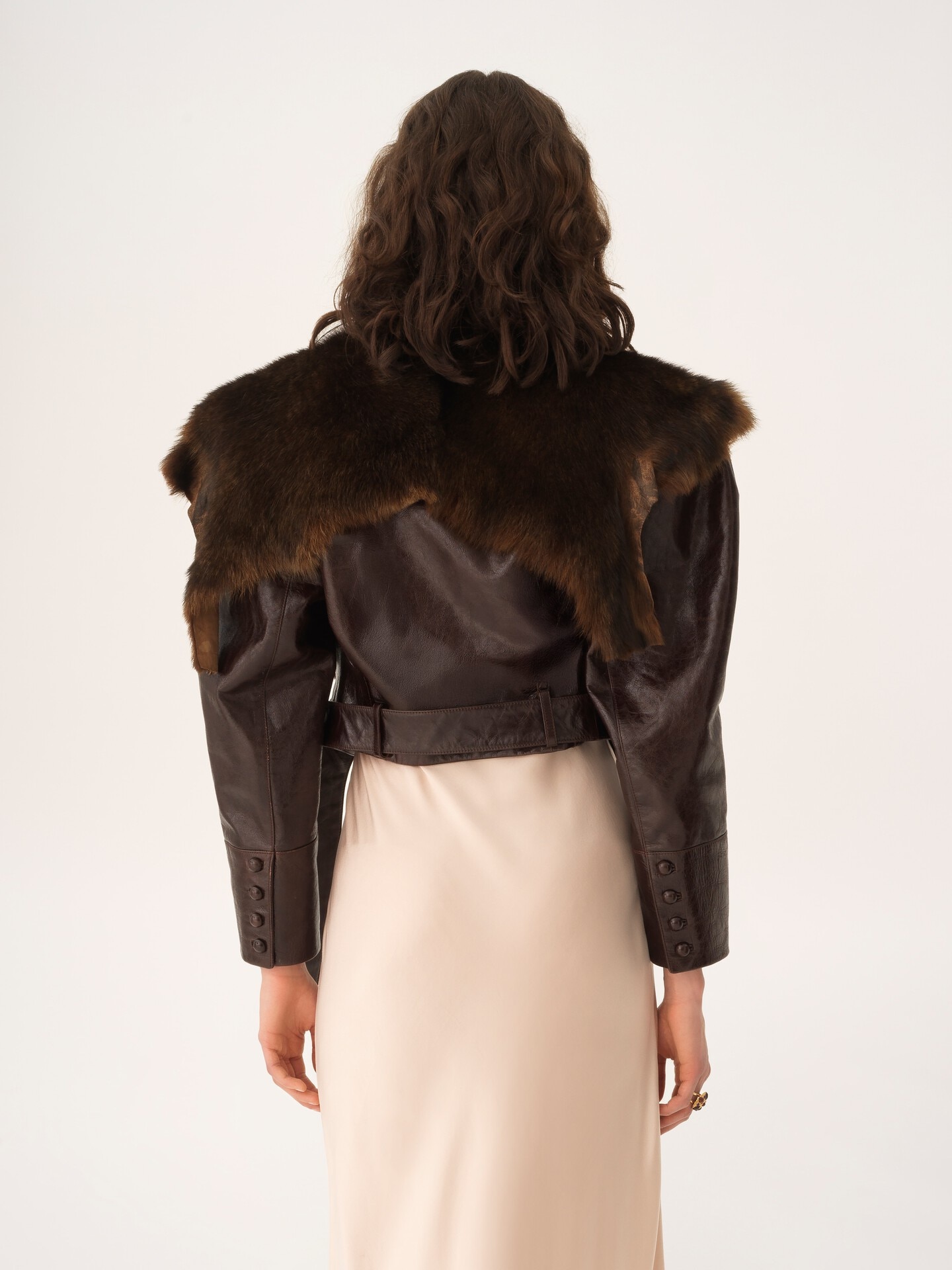 K&ouml;rperbetont geschnittene Cropped-Jacke aus Leder - 7