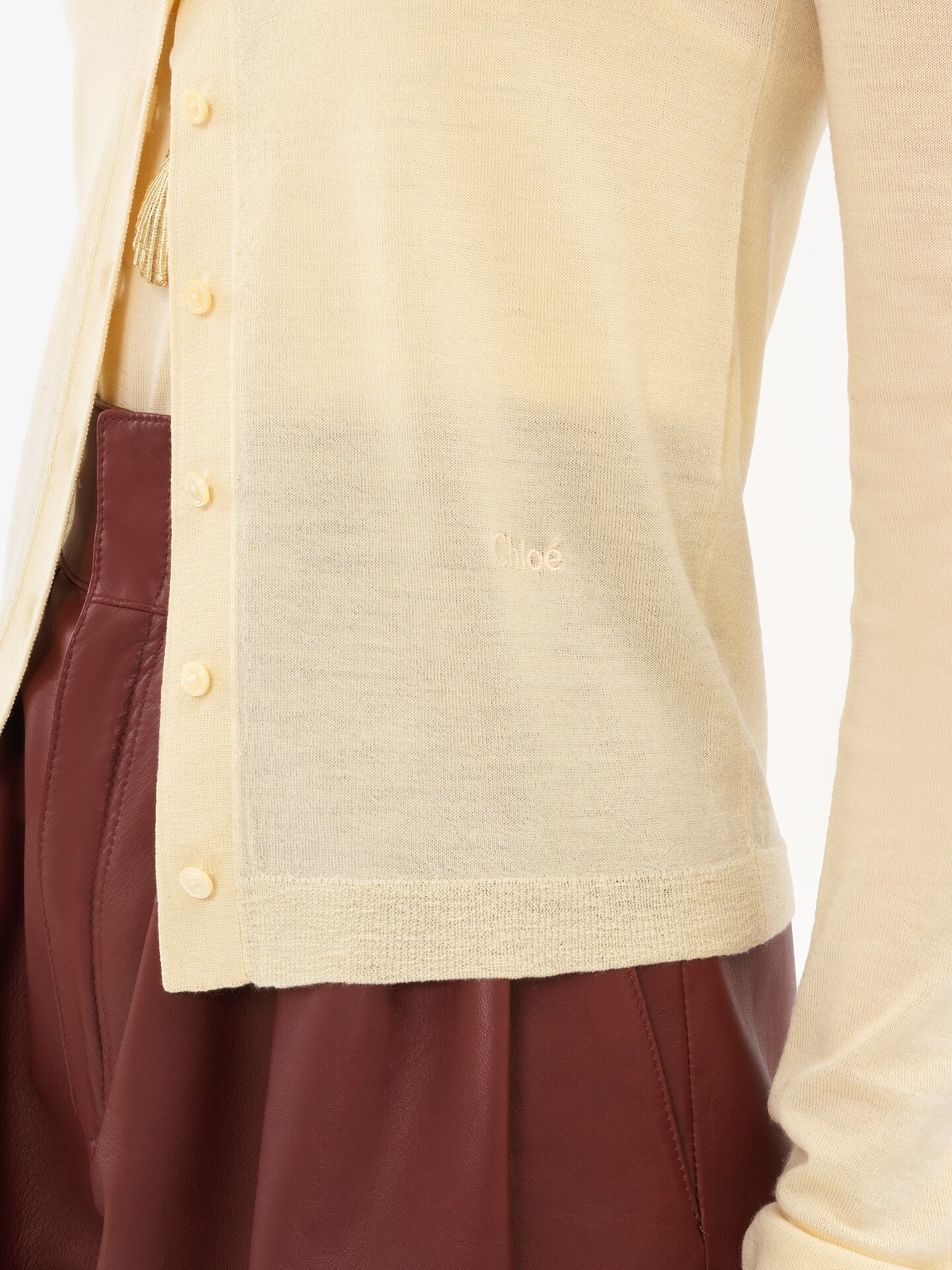 Cardigan ajust&eacute; &agrave; encolure arrondie en maille de laine extrafine - 6