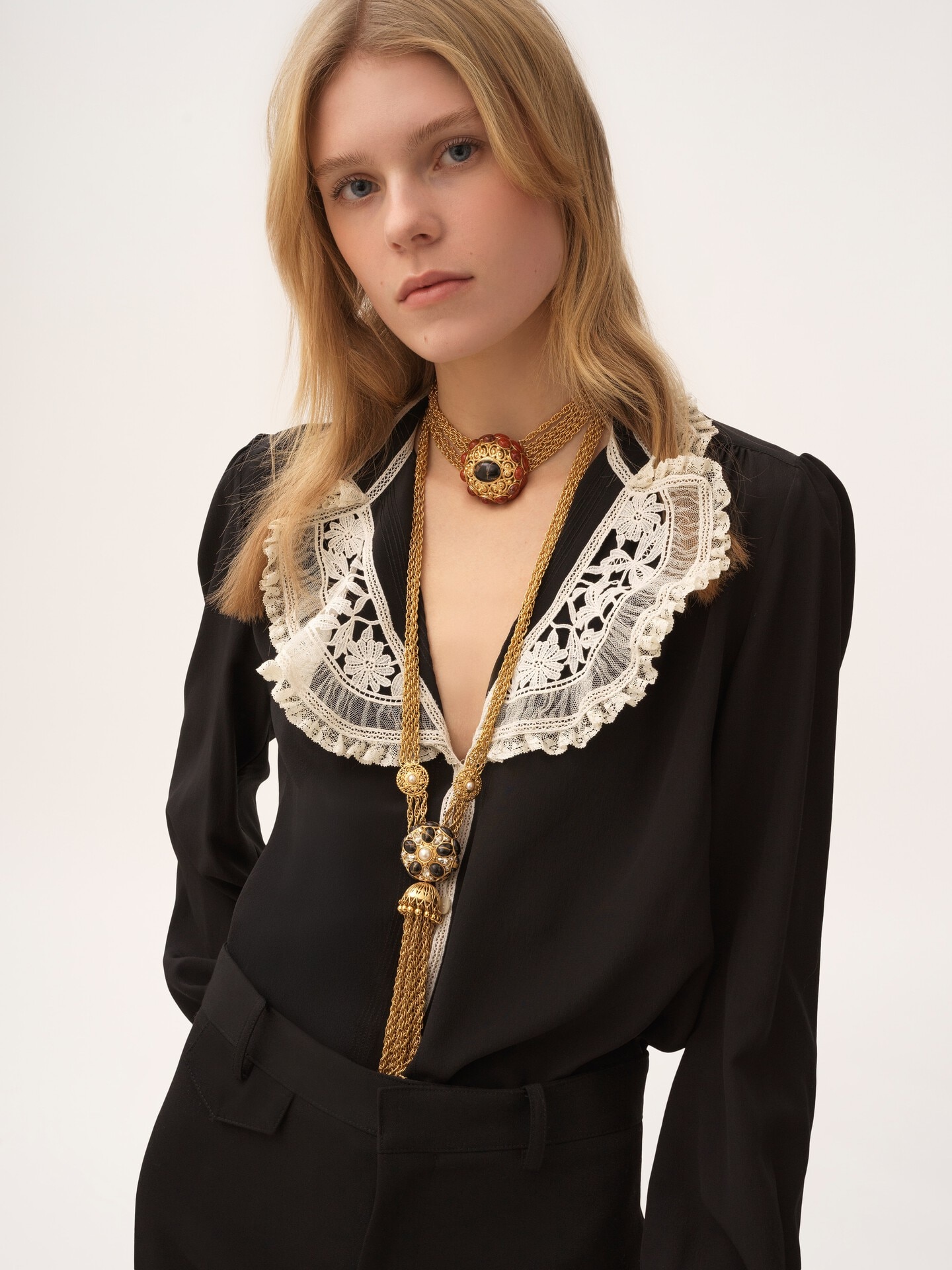 Ruffled blouse in cr&ecirc;pe de chine & lace - 4