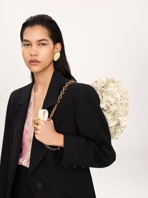 Borsa a spalla Chlo&eacute; Pliss&eacute; con catena e fiori in pelle