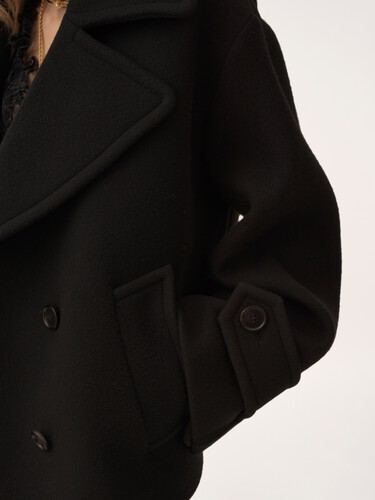 Oversized short coat in wool - 7