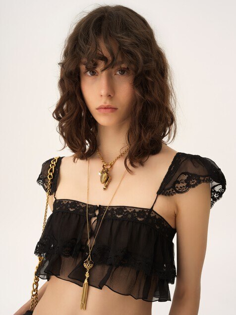 The Chlo&eacute; Eternity pendant necklace