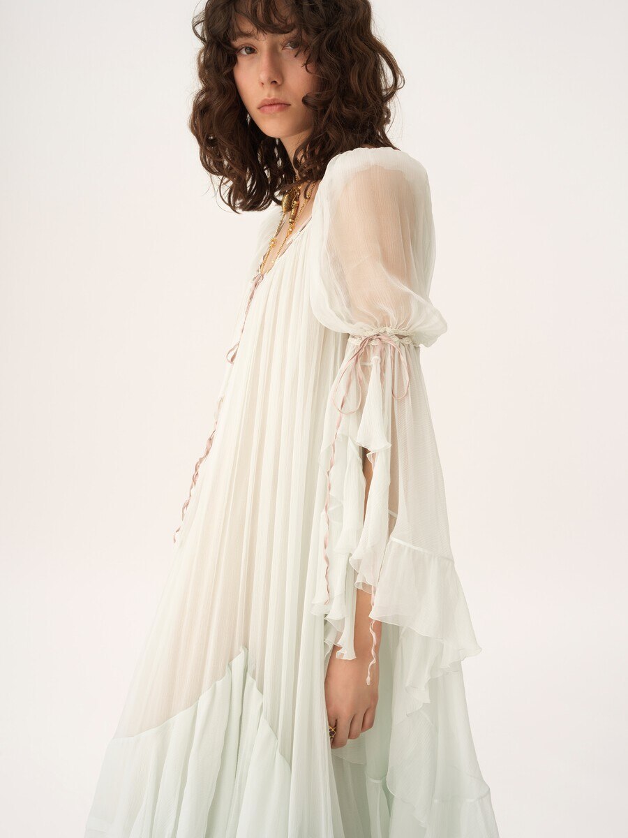 Langes ger&uuml;schtes Oversized-Kleid aus Seidenmusselin - 6