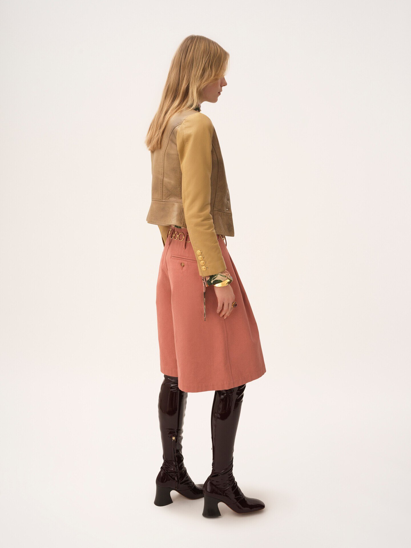 Scoop-neck cinched jacket in leather - 6