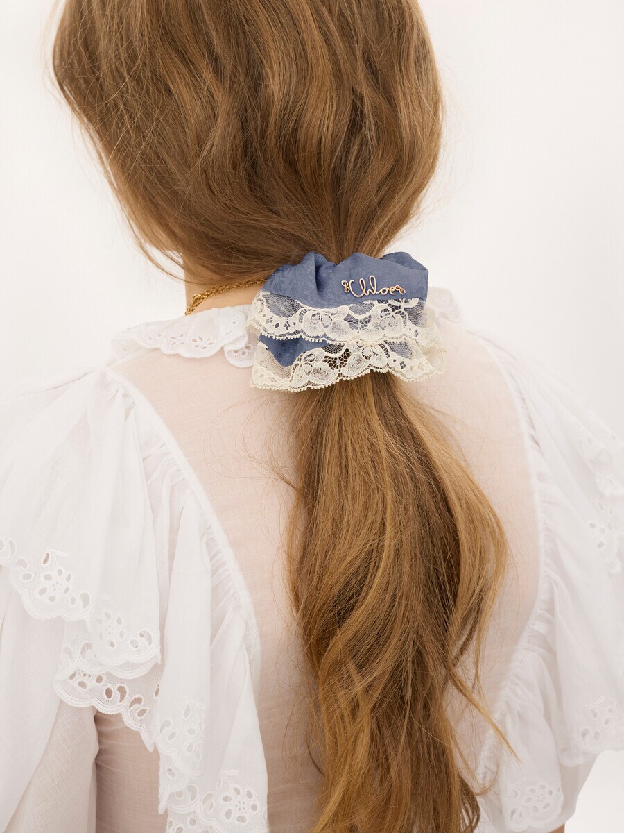 The Chlo&eacute; Poetic scrunchie in silk & lace - 3
