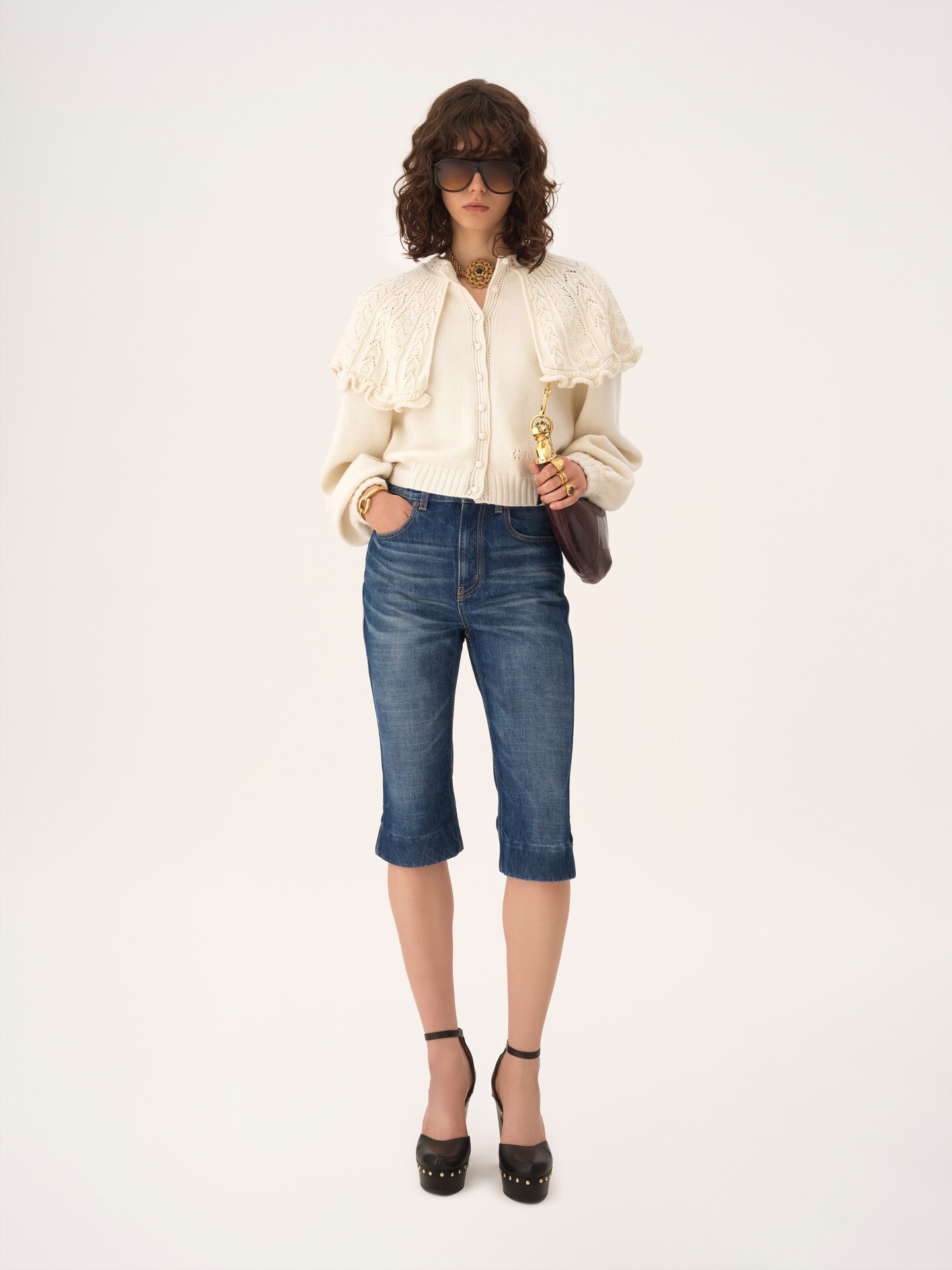 High-rise capri jeans in denim - 1.0