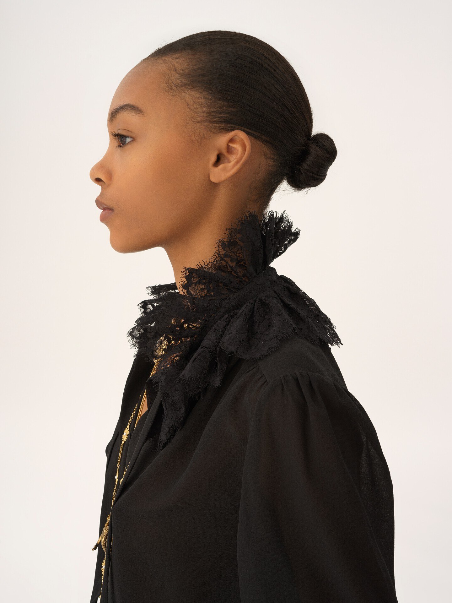 Flie&szlig;ende Bluse aus Seidengeorgette und Spitze - 6